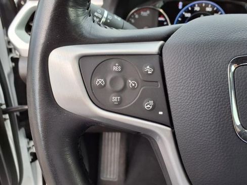 Used 2022 GMC Acadia SLT w/ Technology Package AWD/4WD image 23