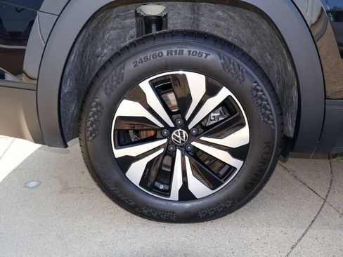 Used 2026 Volkswagen Atlas SE FWD image 9