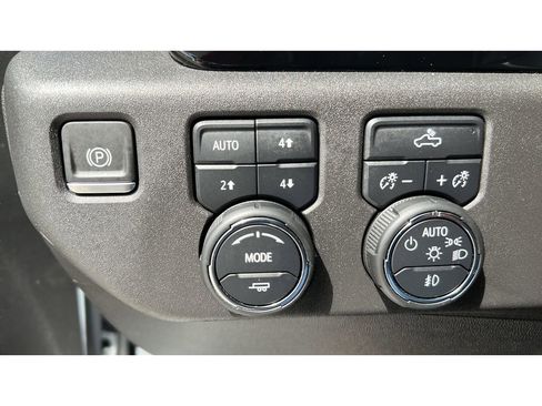 Certified 2024 Chevrolet Silverado 1500 LT Trail Boss w/ Convenience Package II AWD/4WD image 23