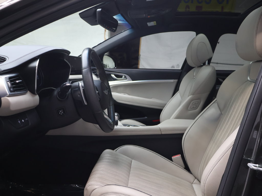 Used 2023 Genesis G70 2.0T w/ Sport Prestige Package RWD image 16