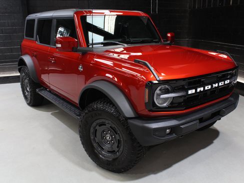 Used 2024 Ford Bronco Outer Banks AWD/4WD image 11