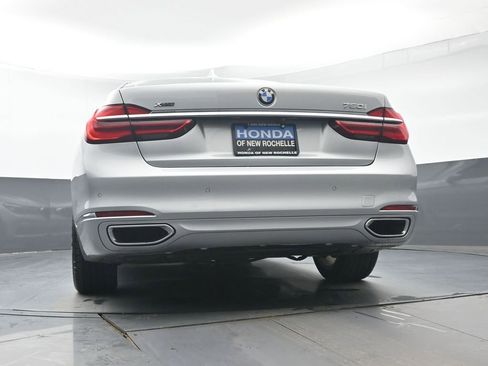 Used 2016 BMW 750i xDrive image 30