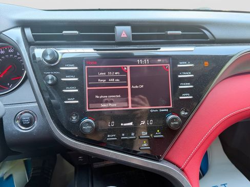 Used 2019 Toyota Camry XSE FWD image 21