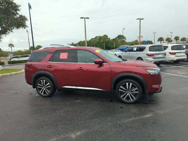 Certified 2025 Nissan Pathfinder Platinum AWD/4WD image 2