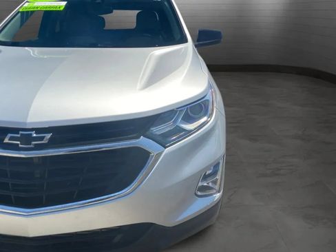 Used 2020 Chevrolet Equinox LS w/ LS Convenience Package FWD image 2