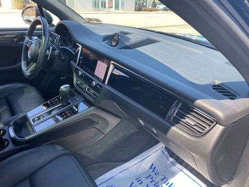 Used 2022 Porsche Macan image 8