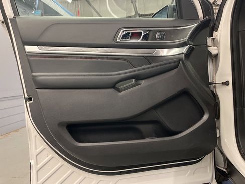 Used 2017 Ford Explorer Sport w/ Equipment Group 401A image 9