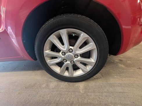 Used 2013 Kia Soul + FWD image 19