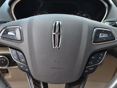 Used 2017 Lincoln MKX Reserve w/ Lincoln MKX Climate Package image 17