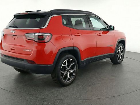 Used 2025 Jeep Compass Limited AWD/4WD image 9