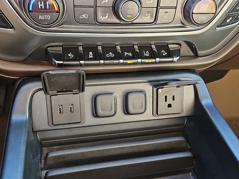 Used 2016 Chevrolet Silverado 2500 LTZ w/ LTZ Plus Package image 15