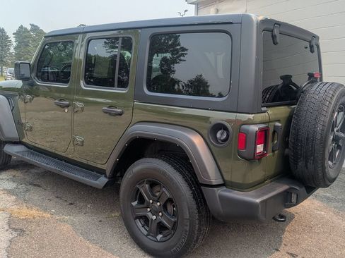 Used 2022 Jeep Wrangler Unlimited Sport AWD/4WD image 3