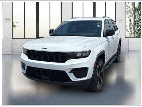 Used 2023 Jeep Grand Cherokee Altitude AWD/4WD image 1
