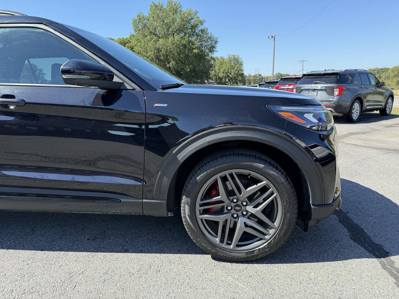 Used 2025 Ford Explorer ST-Line w/ ST-Line Street Pack AWD/4WD image 45