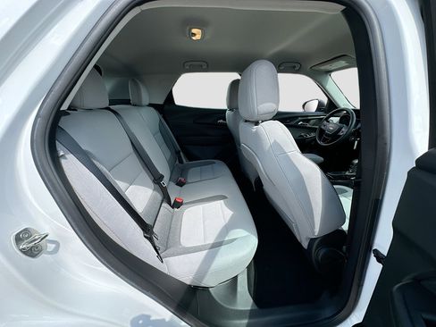 Used 2022 Chevrolet TrailBlazer LS FWD image 23