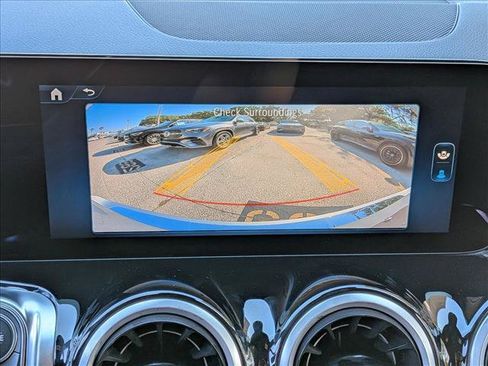 Used 2026 Mercedes-Benz GLB 250 image 12