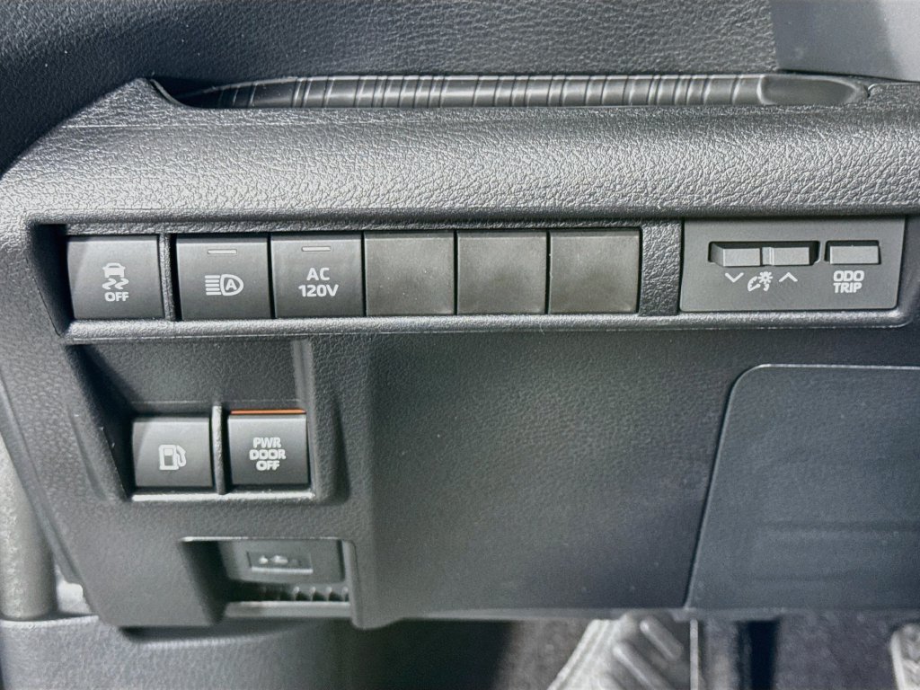 New 2026 Toyota Sienna XLE Woodland Edition AWD/4WD image 20