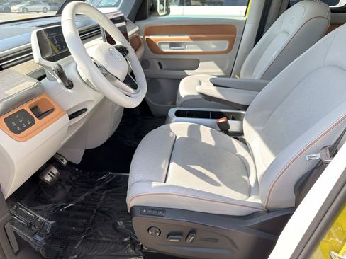 Certified 2025 Volkswagen ID. Buzz Pro S Plus AWD/4WD image 14