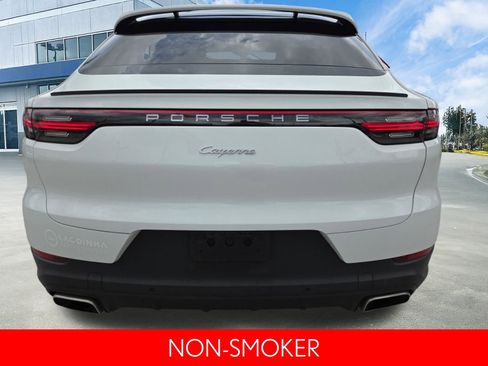 Used 2021 Porsche Cayenne Coupe w/ Assistance Package AWD/4WD image 4