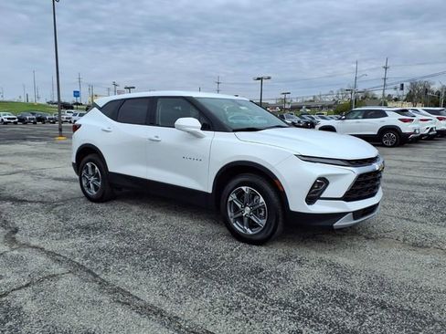 Used 2025 Chevrolet Blazer LT AWD/4WD image 6