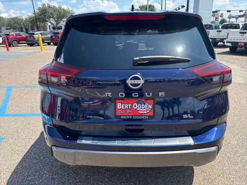 Used 2024 Nissan Rogue SL w/ SL Premium Package FWD image 6