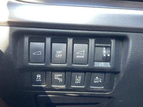 Used 2017 Subaru Outback 3.6R Touring image 29