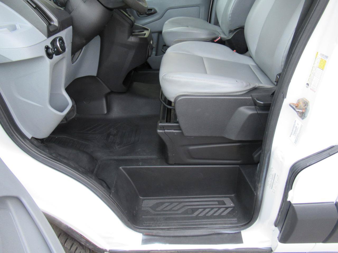 Used 2015 Ford Transit 150 130 Low Roof RWD image 8
