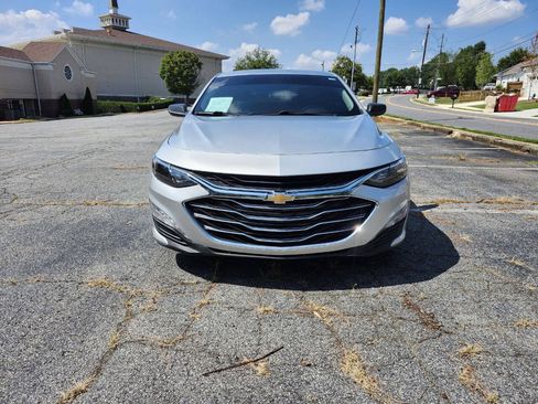 Used 2021 Chevrolet Malibu LT FWD image 2