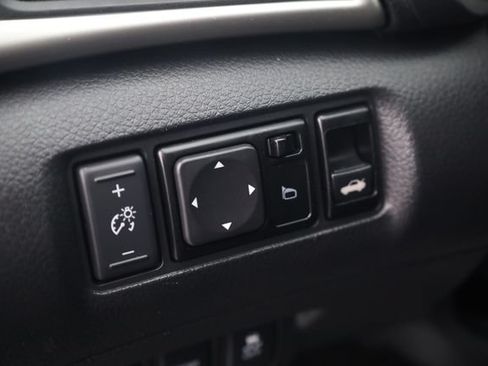Used 2016 Nissan Sentra SV FWD image 9
