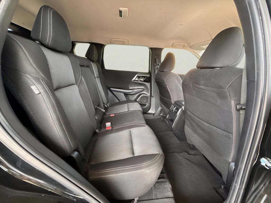 Used 2022 Mitsubishi Outlander ES AWD/4WD image 35
