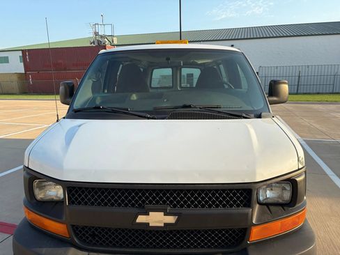 Used 2014 Chevrolet Express 1500 AWD image 3