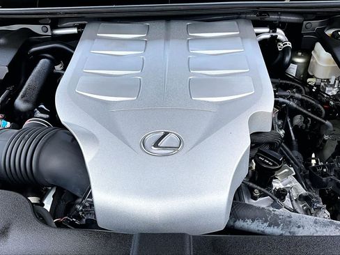 Used 2022 Lexus GX 460 Luxury w/ Sport Design Package AWD/4WD image 33