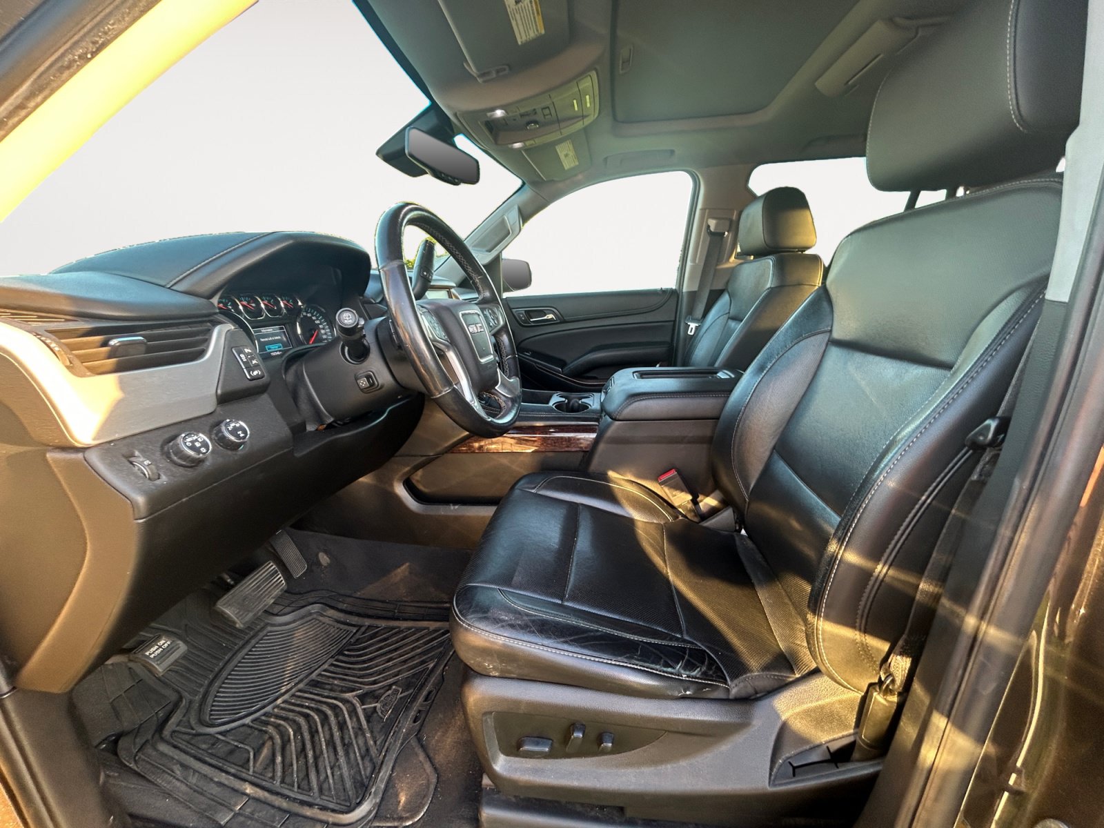 Used 2019 GMC Yukon SLT w/ Open Road Package AWD/4WD image 9
