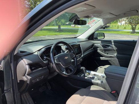 Used 2019 Chevrolet Traverse LT AWD/4WD image 2