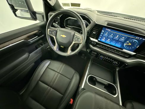 Used 2024 Chevrolet Silverado 2500 High Country w/ High Country Premium Package AWD/4WD image 9