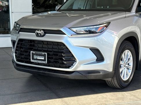 Certified 2024 Toyota Grand Highlander FWD image 3