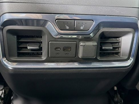 Used 2021 GMC Sierra 1500 AT4 w/ AT4 Premium Package AWD/4WD image 23