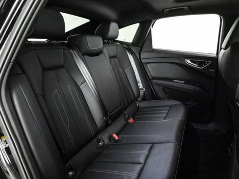 Used 2025 Audi Q4 e-tron Premium Plus w/ Premium Plus image 21