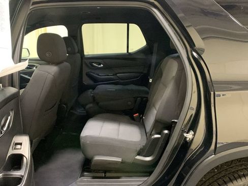 Used 2023 Chevrolet Traverse LT AWD/4WD image 24