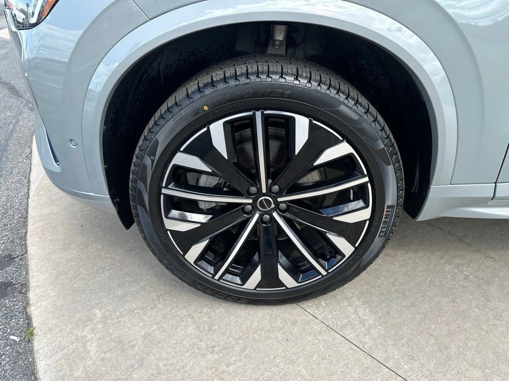 Certified 2026 Volvo XC90 B6 Plus AWD/4WD image 10