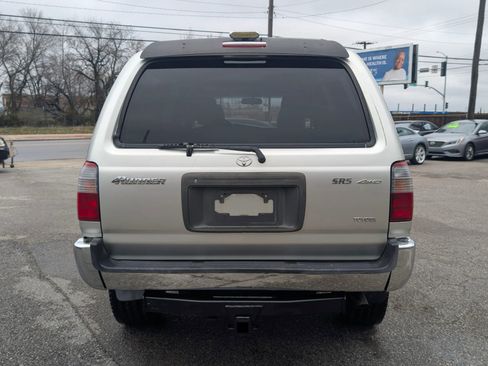 Used 2000 Toyota 4Runner SR5 AWD/4WD image 6