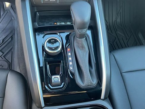 Certified 2025 Chevrolet Colorado Trail Boss AWD/4WD image 28