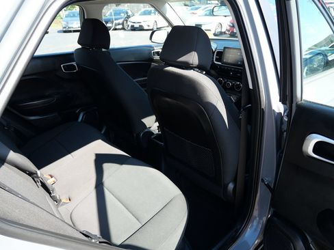 Used 2020 Hyundai Venue SE FWD image 26