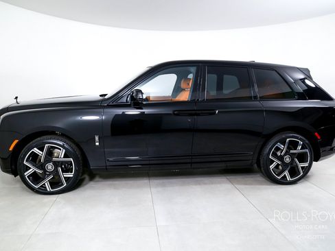 Certified 2026 Rolls-Royce Cullinan Black Badge AWD/4WD image 3