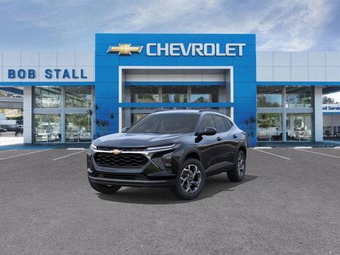 Used 2026 Chevrolet Trax LT w/ Driver Confidence Package FWD image 8