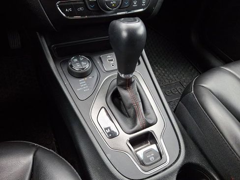 Certified 2022 Jeep Cherokee Trailhawk w/ Comfort/Convenience Group image 19