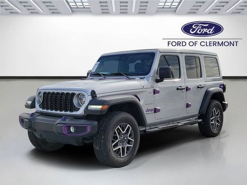 Used 2024 Jeep Wrangler Unlimited Sahara AWD/4WD image 2