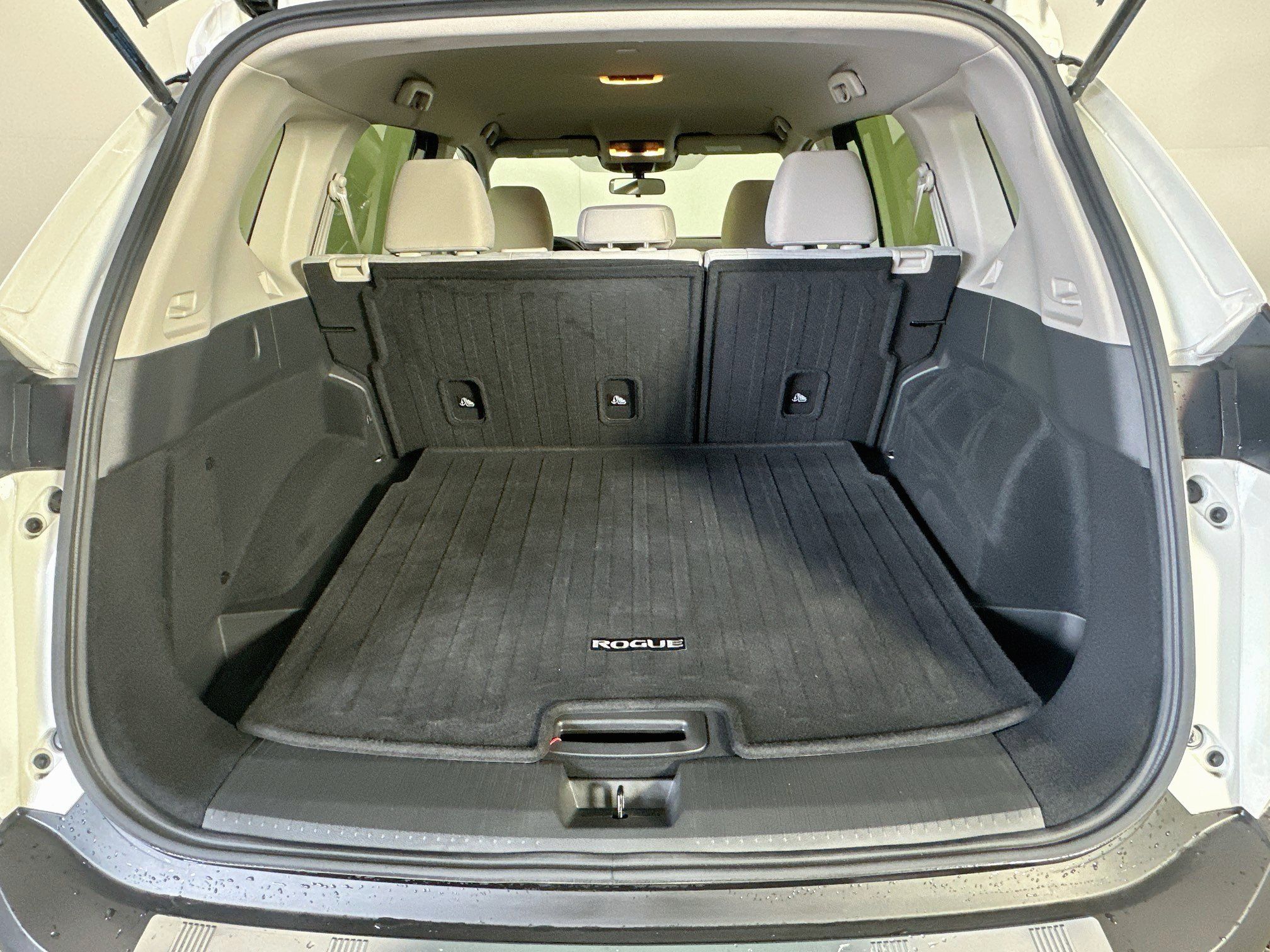 Used 2023 Nissan Rogue SV FWD image 28