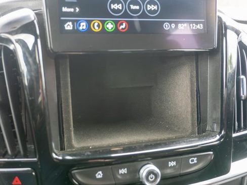 Used 2023 Chevrolet Traverse LT FWD image 25