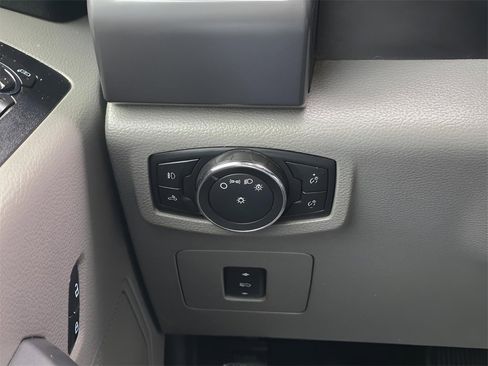 Used 2016 Ford F150 XLT w/ Equipment Group 302A Luxury image 21